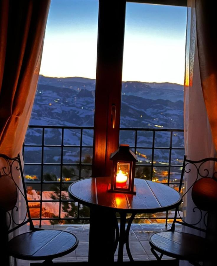 Hotel La Rocca ซานมารีโน ภายนอก รูปภาพ