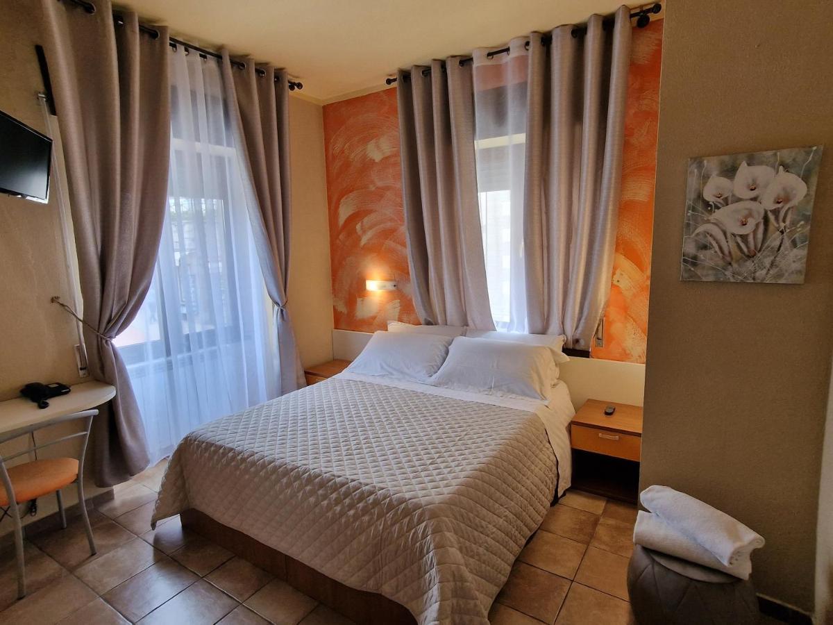 Hotel La Rocca ซานมารีโน ภายนอก รูปภาพ
