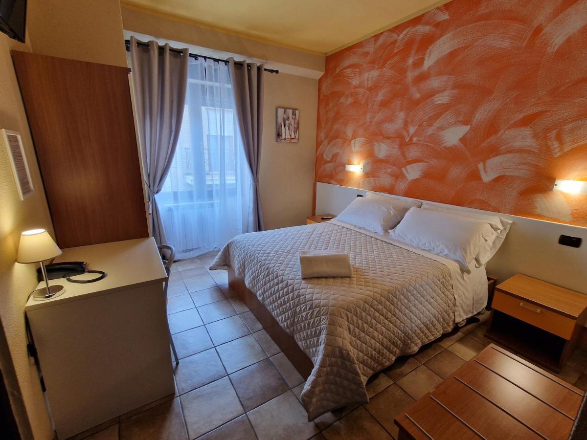 Hotel La Rocca ซานมารีโน ภายนอก รูปภาพ