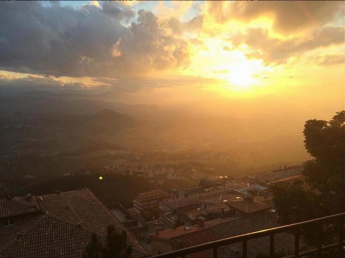 Hotel La Rocca ซานมารีโน ภายนอก รูปภาพ