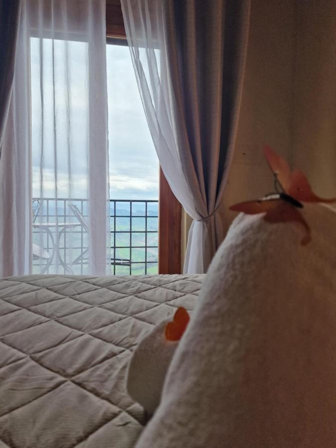 Hotel La Rocca ซานมารีโน ภายนอก รูปภาพ