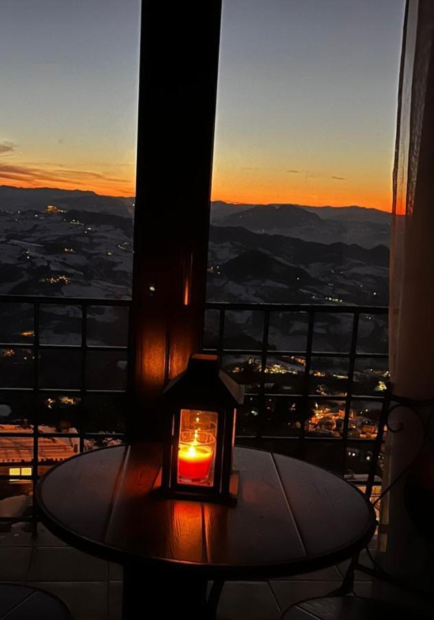 Hotel La Rocca ซานมารีโน ภายนอก รูปภาพ